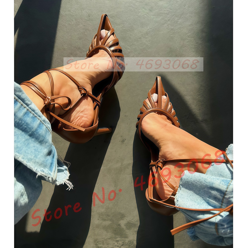 Crossfit Ladies - Bruine spitse teen sandalen met cut-outs,