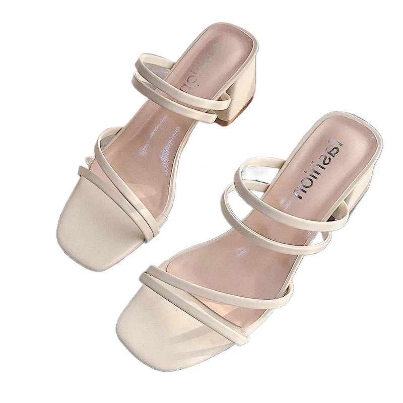 Vrouwelijke sandalen met vierk - Crossfit Ladies recensie en prijs